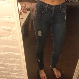 JAMES JEANS distressed "twiggy" 24